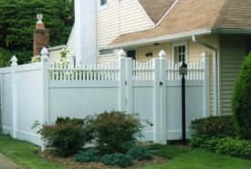 Montauk Point Stepped PVC Fence